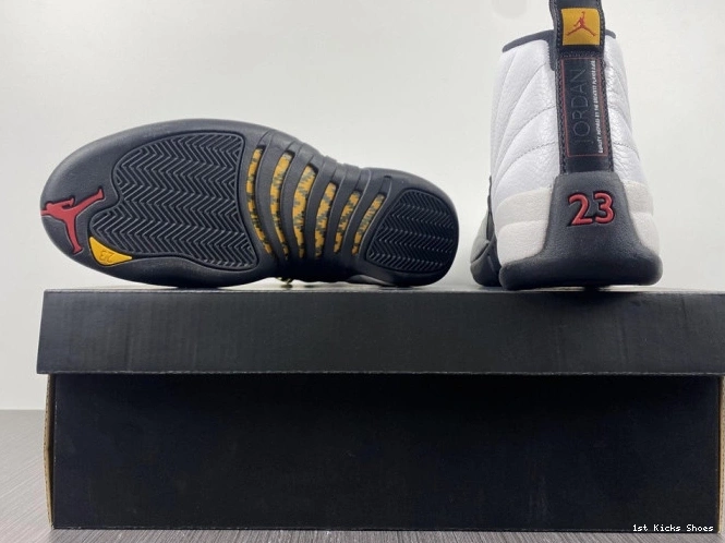 1st Kicks (2013) Taxi Retro 130690-125 Jordan 12 0813